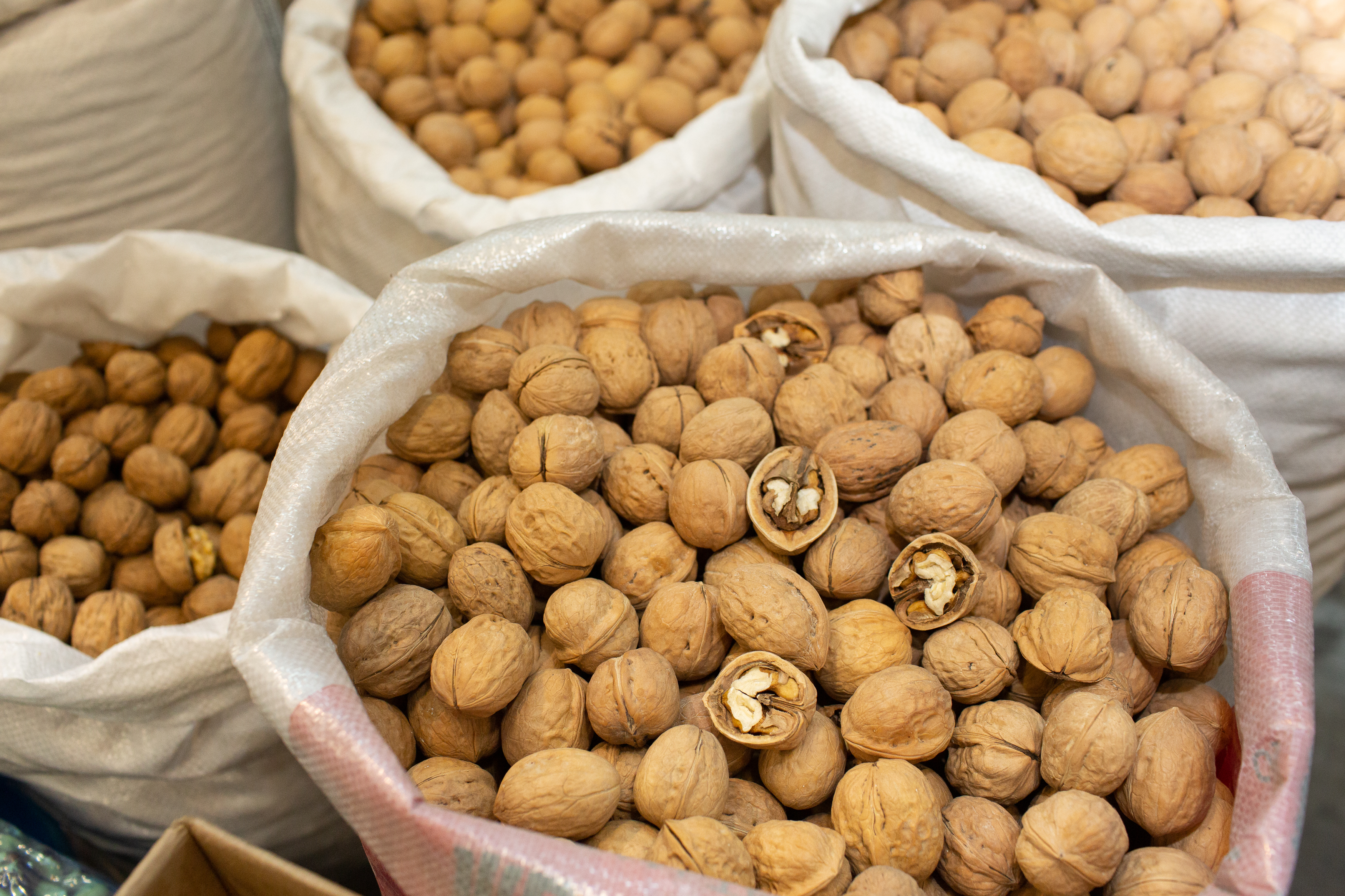 Орехи очищенные купить в москве