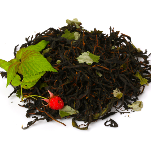 Чай малина розмарин. Малиновый чай. Листья малины чай. Чай травяной с малиной.